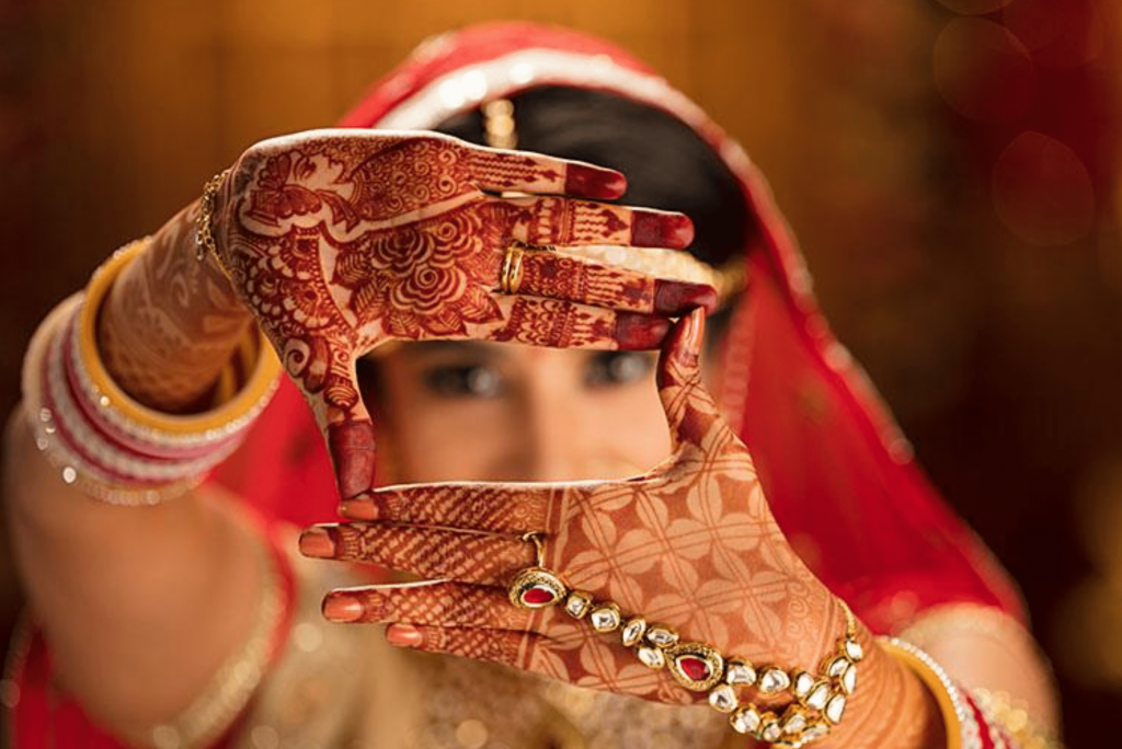 Mehndi Designs For Wedding: वेडिंग सीजन में अपने हाथों की खूबसूरती में  लगाएं चार चांद, देखें सुंदर और आकर्षक मेहंदी डिजाइन | 🛍️ LatestLY हिन्दी